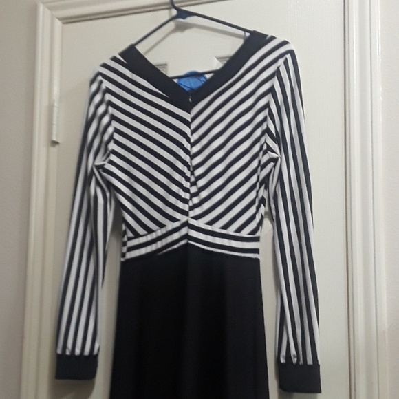 Dress - Picture 3 of 3